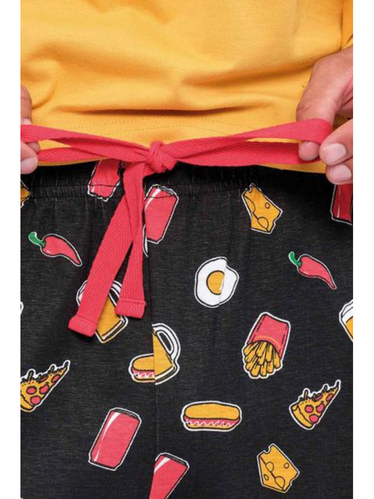 PIJAMA "SOFA, PELI Y SNACKS"